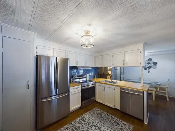 817 Wren Cir, Barefoot Bay, FL 32976