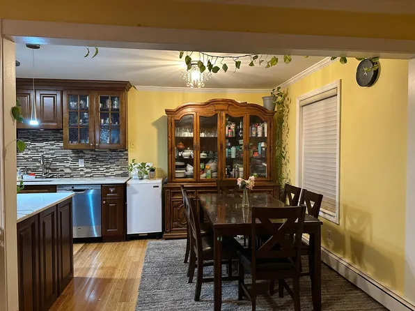 50 Riverview Court image 8 of 13