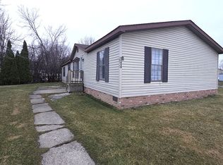 43450 Goldfinch Cir, Clinton Township, MI 48036