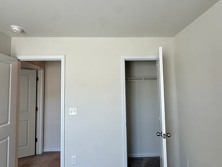 115 Buckingham Ln — Photo 24
