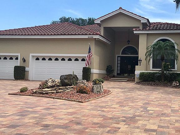 2nd image of 2208 Windsong Ct