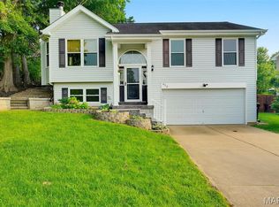 612 Hill Dr, Eureka, MO 63025