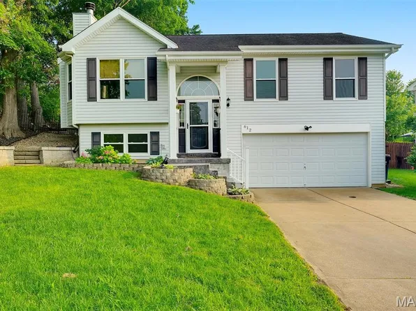 612 Hill Dr, Eureka, MO 63025