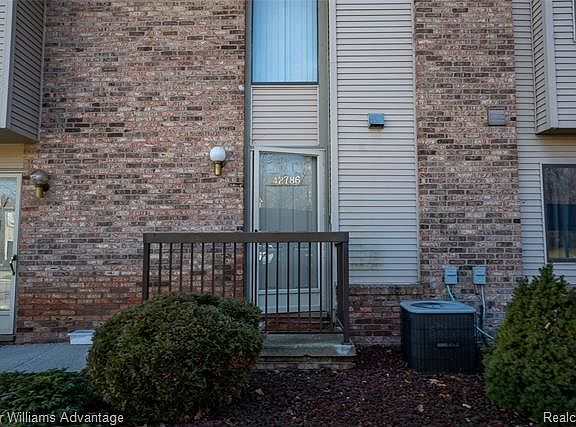 2nd image of 42786 Lilley Pointe Dr