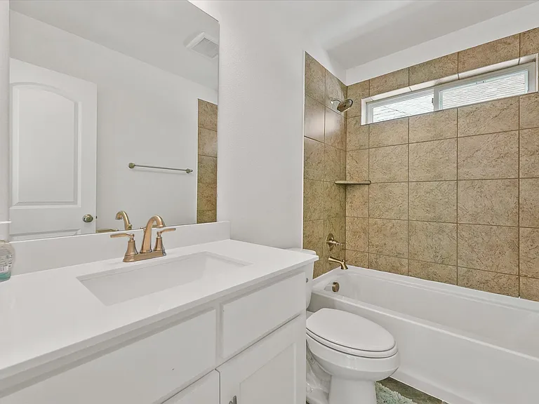 1549 Pirene Aly #1549 — Photo 21