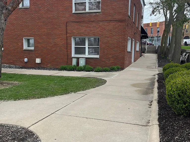 387 W Monroe St #2 — Photo 13