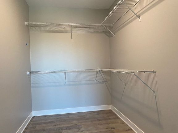 5th image of 3599 Camelot Dr SE #2
