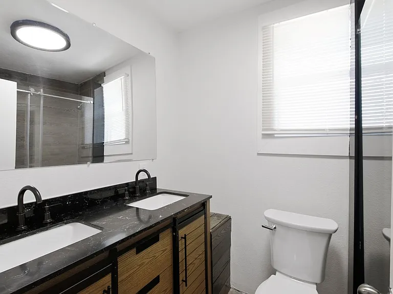 210 N Jackson St #A — Photo 16