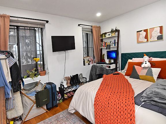 5th image of 87 Attorney St APT 1D