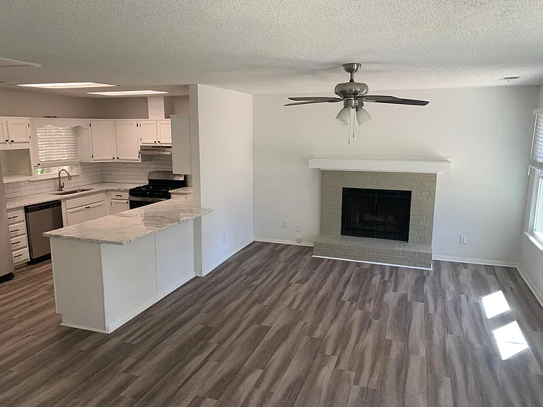 17 Willow Dr — Photo 5