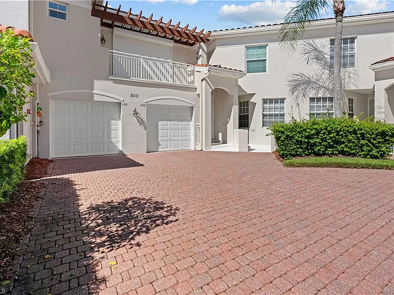 800 L Ambiance Cir #106 — Photo 26