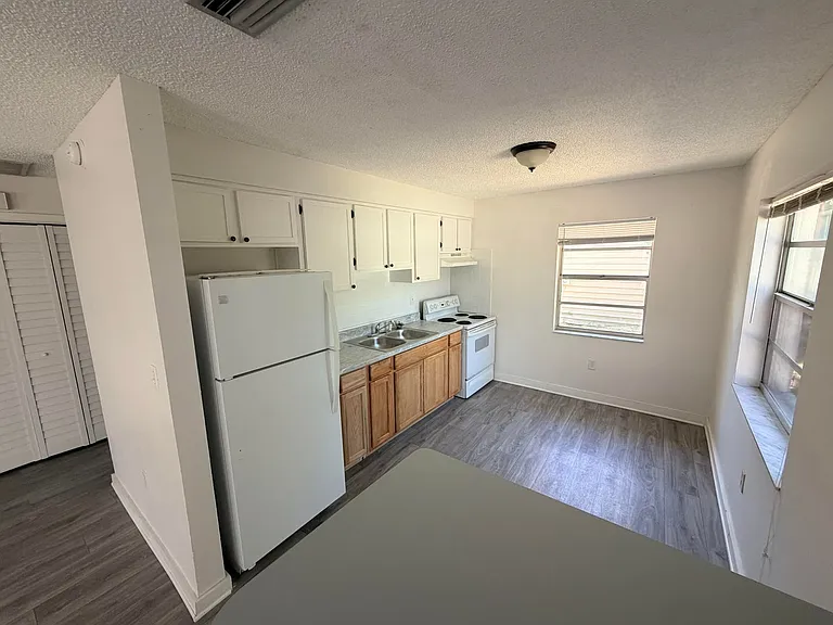 7434 Chapel Ave — Photo 5