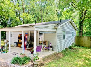 10401 Barricks Rd, Louisville, KY 40229