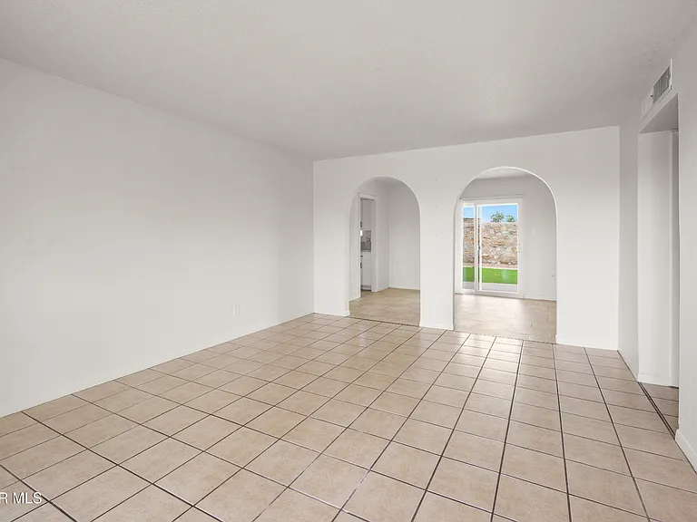 7139 Orizaba Ave — Photo 2