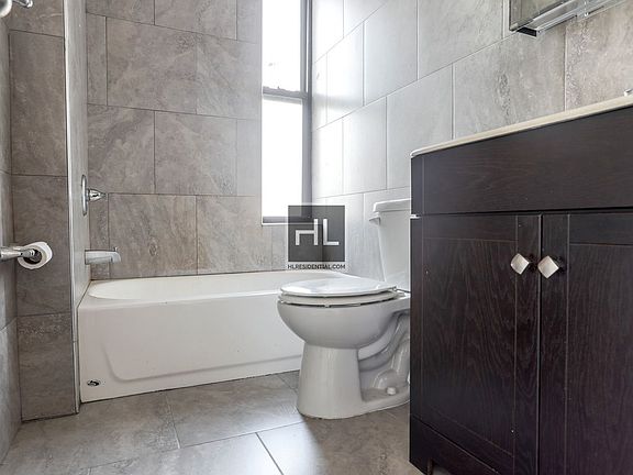 3rd image of 2721 23rd St APT 4B