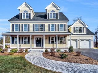 2 Downs Ct, WOBURN, MA 01801