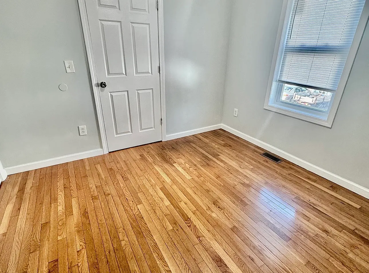 15 Lawrence St — Photo 4