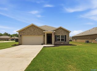 125 Cave Springs Cir, Owens X Rds, AL 35763