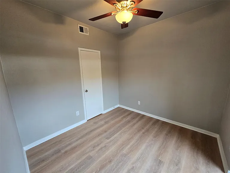 1818 Augusta Dr #15 — Photo 11