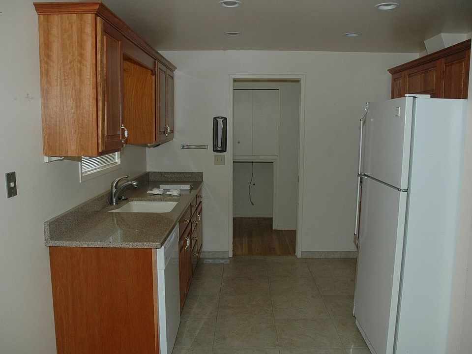 Kitchen - Alt View