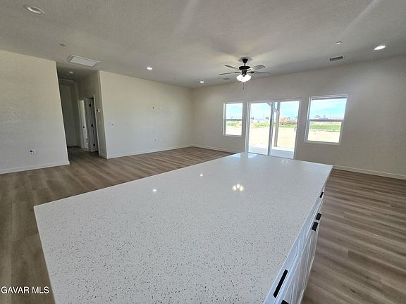 5th image of 21251 Calhoun Ct