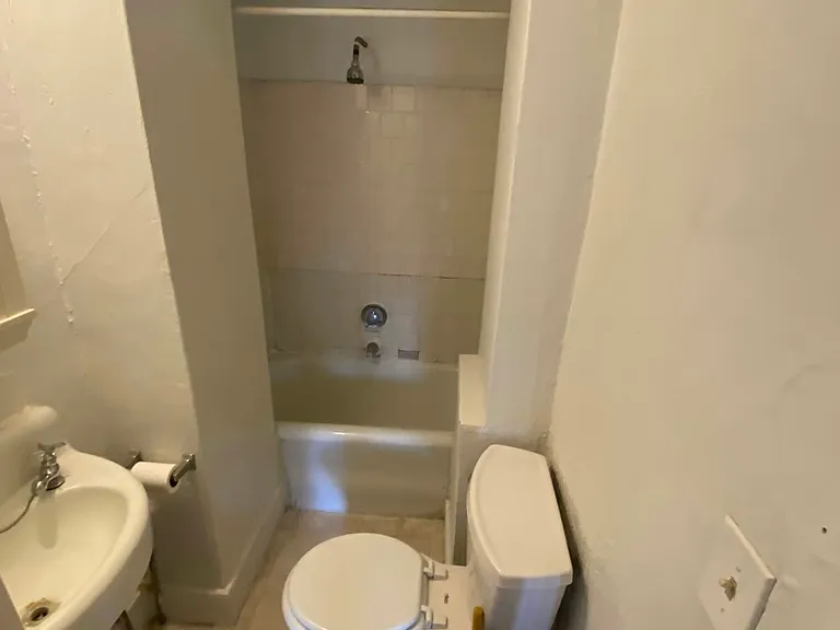 90 Myrtle St #8 — Photo 2