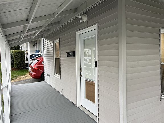 5th image of 51 Undine Ave