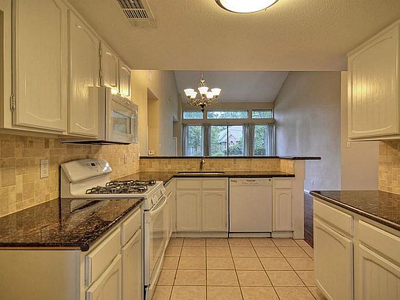5th image of 216 Springs Edge Dr