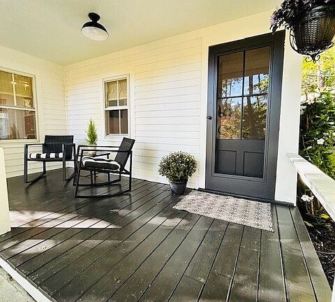 4th image of 25 East Shore Road