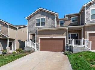 7385 Aaron St, Parkville, MO 64152