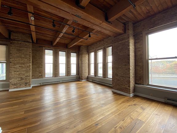 3rd image of 540 N Lake Shore Dr APT 322