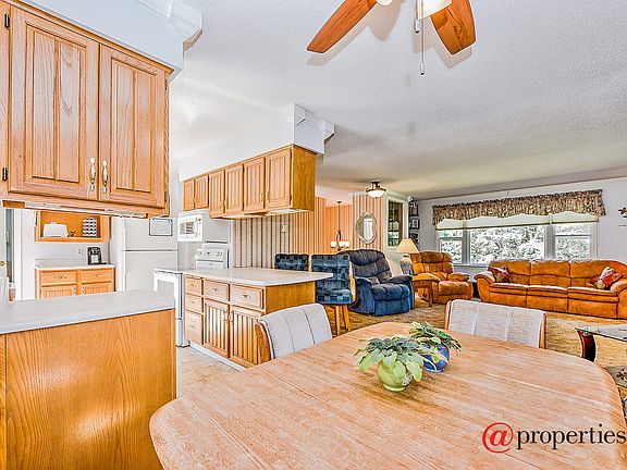 Living Room / Dining Room