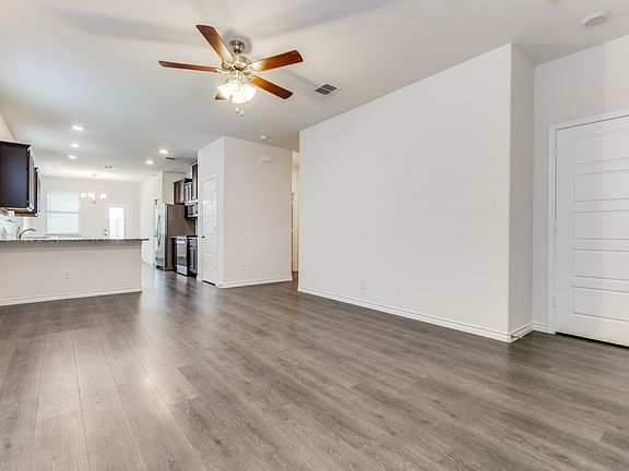 4th image of 2312 Opaline Dr