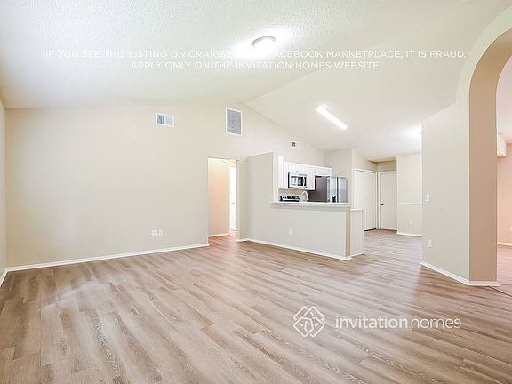 4th image of 328 Inglenook Cir