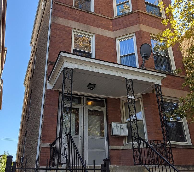 1st image of 2313 N Leavitt St