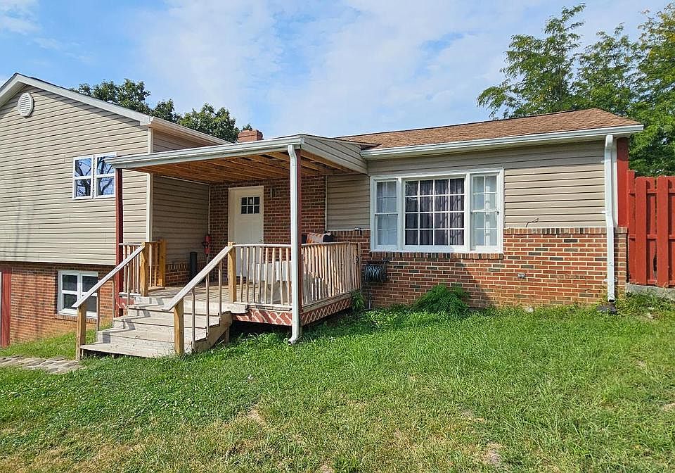 1st image of 122 Cherry Hill Cir