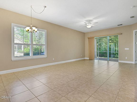 4th image of 800 Aldenham Ln