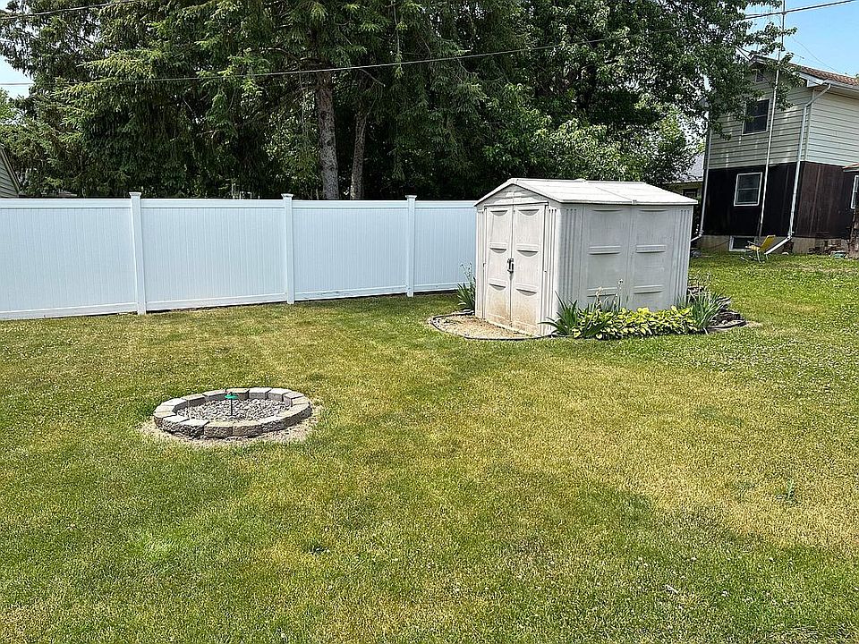 2107 11th St, Peru, IL 61354 Zillow