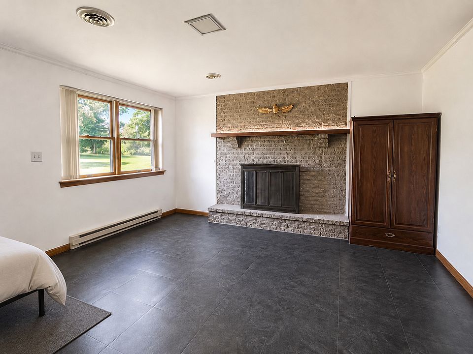 1st image of 60 Belmar Dr