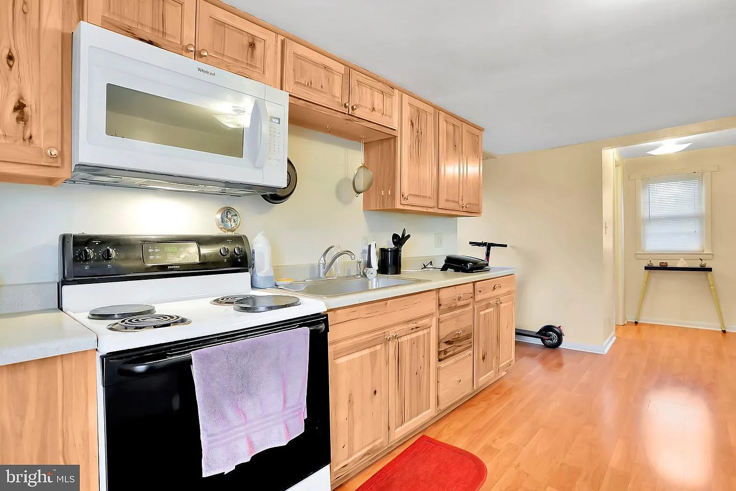 1 bed, 800 sqft, $1,300 — Photo 4