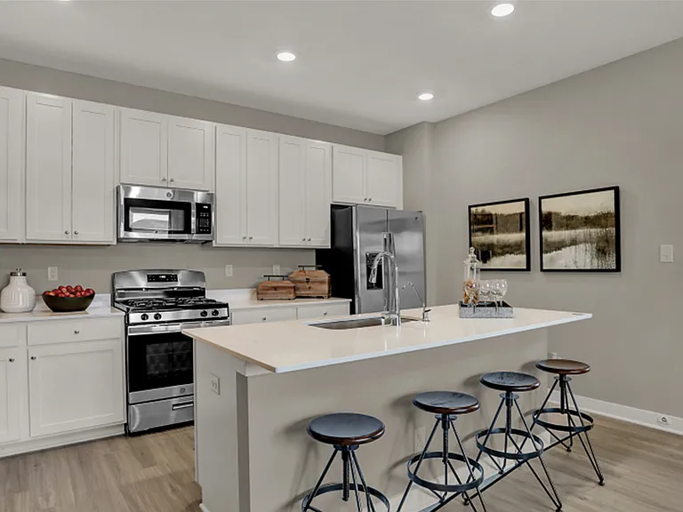 17307 Gibson Dr — Photo 3