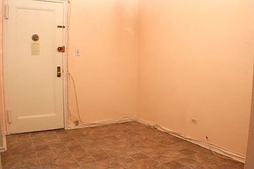 3rd image of 2555 Batchelder St APT 1G