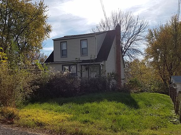 3rd image of 10566 Decker Ave