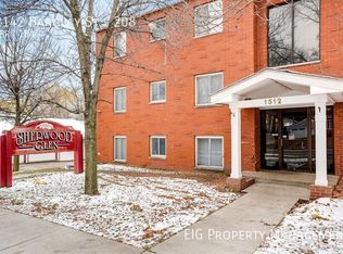 1510 W County Rd E #208, Saint Paul, MN 55126