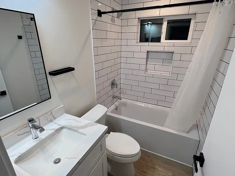 2147 Harrison Ave #1 — Photo 3