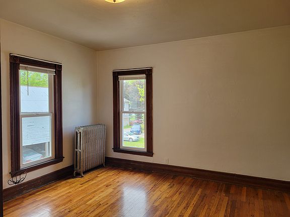 4th image of 304 W Washington Ave APT 4