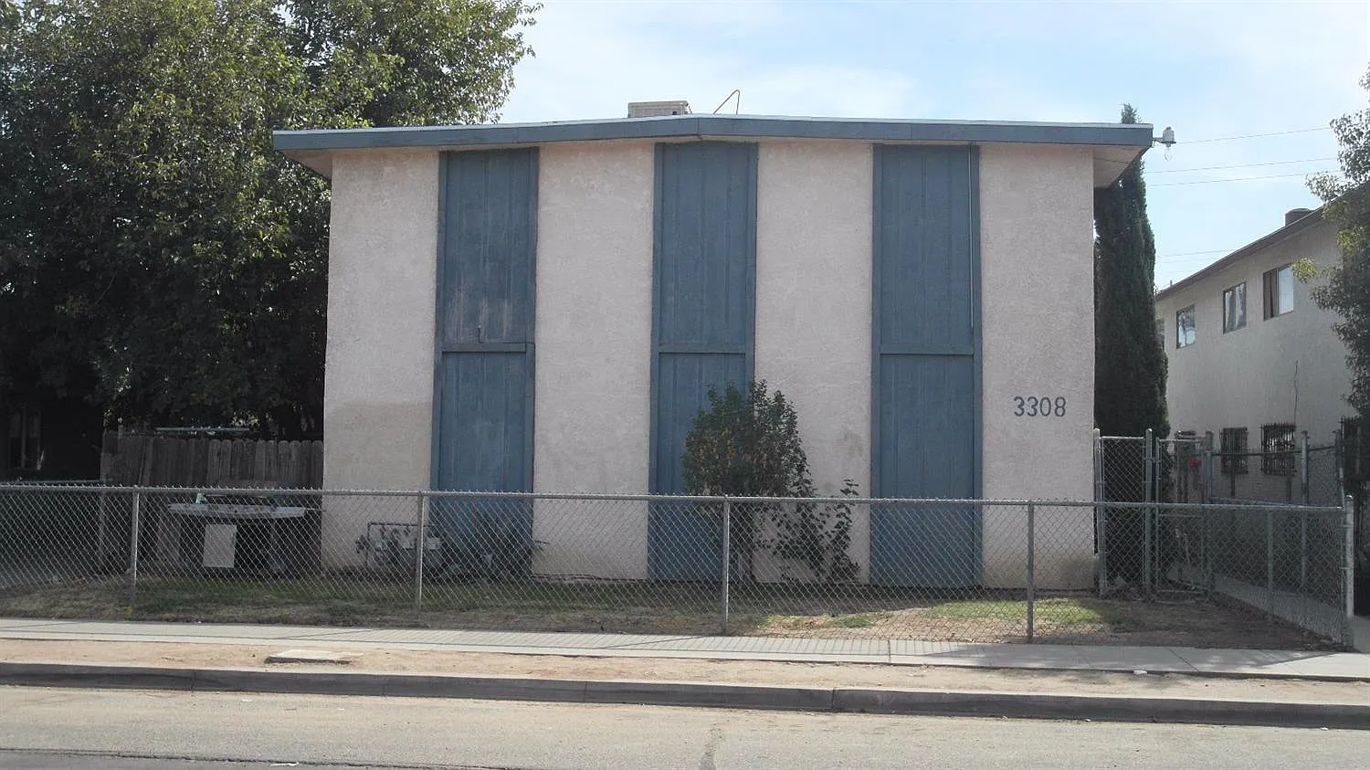 4 bed, 1320 sqft, $1,650 — Photo 1