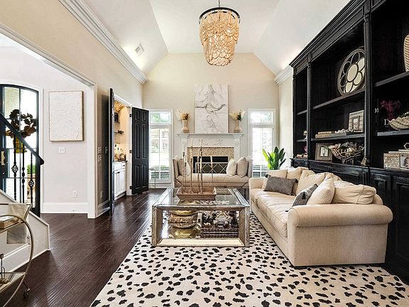 4th image of 9360 Parkgate Dr