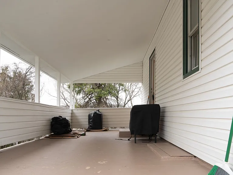 726 Hestor Dr — Photo 3