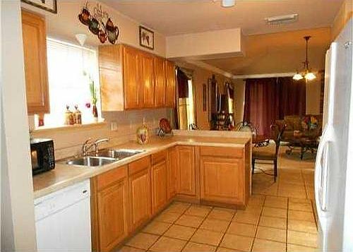 3rd image of 11141 S Idlewood Ct